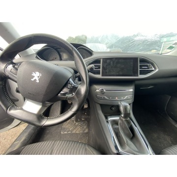 Peugeot 308 2015,  1.6 diesel - Na sprzedaż za 15 900 zł - Pleszew - zdjęcie 9