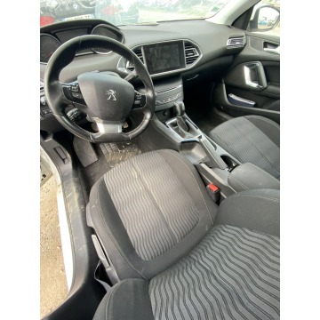 Peugeot 308 2015,  1.6 diesel - Na sprzedaż za 15 900 zł - Pleszew - zdjęcie 10