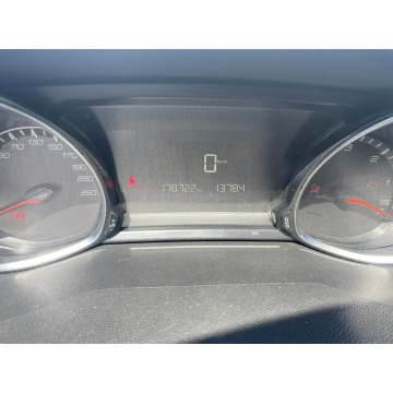 Peugeot 308 2015,  1.6 diesel - Na sprzedaż za 15 900 zł - Pleszew - zdjęcie 12