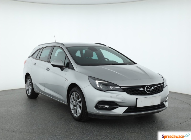 Opel Astra  Kombi 2020,  1.2 benzyna - Na sprzedaż za 42 275 zł - Zabrze