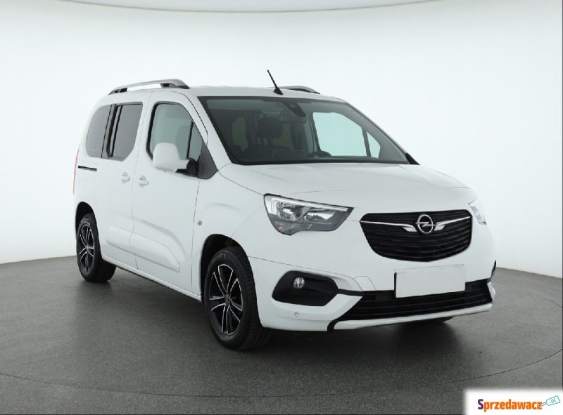 Opel Combo  Pick-up 2018,  1.5 diesel - Na sprzedaż za 71 999 zł - Piaseczno