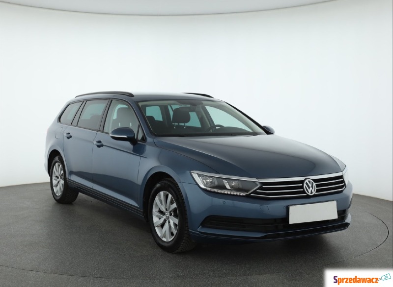 Volkswagen Passat  Kombi 2018,  1.4 benzyna - Na sprzedaż za 61 499 zł - Piaseczno