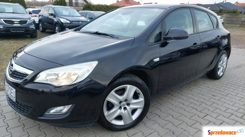 Opel Astra  Hatchback 2010,  1.4 benzyna - Na sprzedaż za 18 900 zł - Gniezno