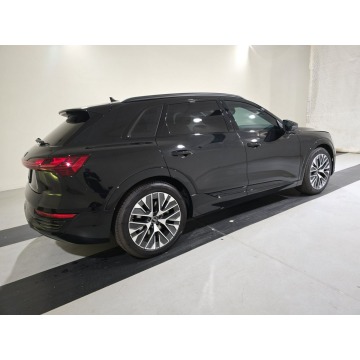 Audi Q8  SUV 2024 elektryczny, automat - Na sprzedaż za 268 140 zł - Katowice - zdjęcie 4