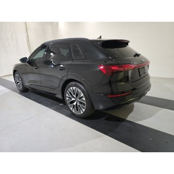 Audi Q8  SUV 2024 elektryczny, automat - Na sprzedaż za 268 140 zł - Katowice - zdjęcie 6