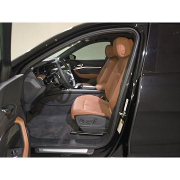 Audi Q8  SUV 2024 elektryczny, automat - Na sprzedaż za 268 140 zł - Katowice - zdjęcie 9
