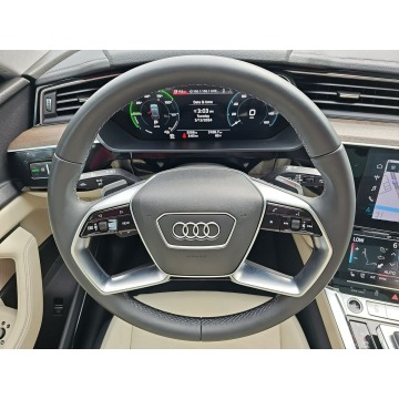 Audi Q8  SUV 2024 elektryczny, automat - Na sprzedaż za 258 300 zł - Katowice - zdjęcie 7