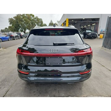 Audi Q8  SUV 2024 elektryczny, automat - Na sprzedaż za 258 300 zł - Katowice - zdjęcie 5