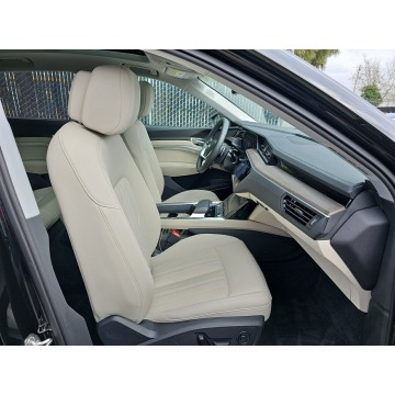 Audi Q8  SUV 2024 elektryczny, automat - Na sprzedaż za 258 300 zł - Katowice - zdjęcie 10