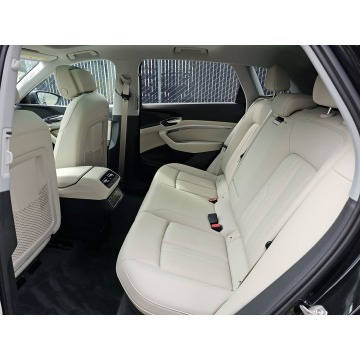 Audi Q8  SUV 2024 elektryczny, automat - Na sprzedaż za 258 300 zł - Katowice - zdjęcie 11