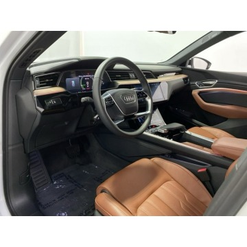 Audi Q8  SUV 2024 elektryczny, automat - Na sprzedaż za 337 020 zł - Katowice - zdjęcie 7