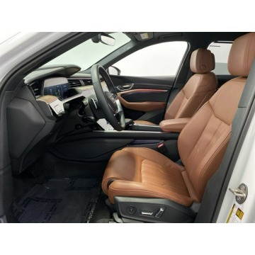 Audi Q8  SUV 2024 elektryczny, automat - Na sprzedaż za 337 020 zł - Katowice - zdjęcie 9