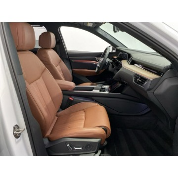 Audi Q8  SUV 2024 elektryczny, automat - Na sprzedaż za 337 020 zł - Katowice - zdjęcie 12