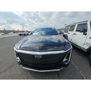 Cadillac   SUV 2024 elektryczny, automat - Na sprzedaż za 1 894 200 zł - Katowice - zdjęcie 2