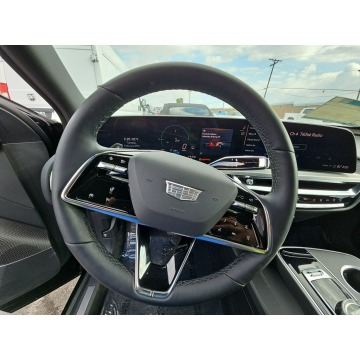 Cadillac   SUV 2024 elektryczny, automat - Na sprzedaż za 1 894 200 zł - Katowice - zdjęcie 4