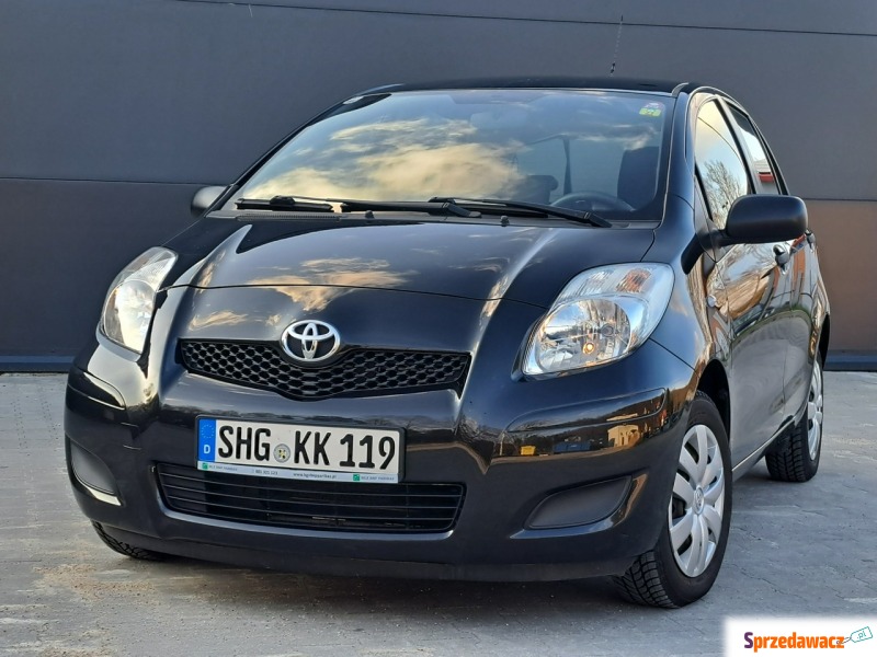 Toyota Yaris  Hatchback 2010,  1.0 benzyna - Na sprzedaż za 25 900 zł - Olsztyn