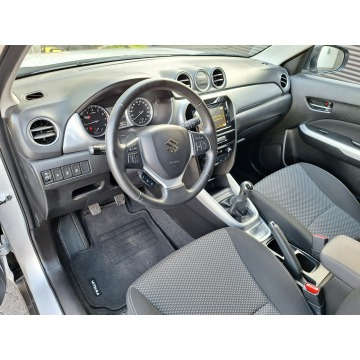 Suzuki Vitara  SUV 2016,  1.6 benzyna - Na sprzedaż za 59 500 zł - Mysłowice - zdjęcie 4