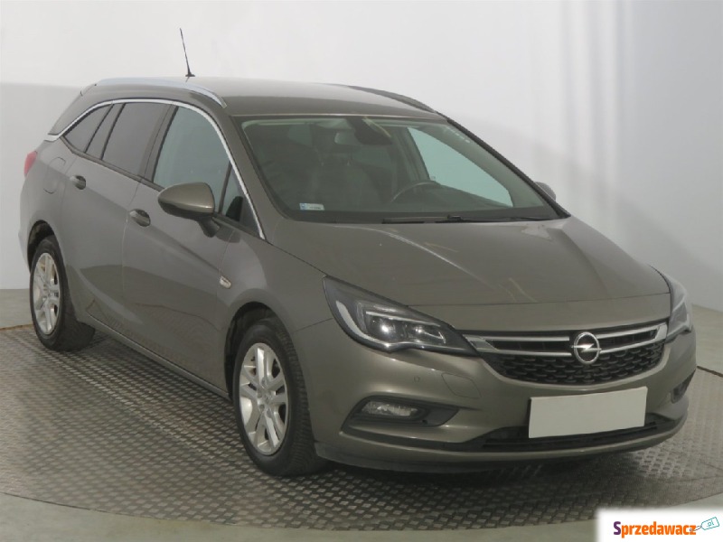 Opel Astra  Kombi 2017,  1.4 benzyna - Na sprzedaż za 48 999 zł - Katowice