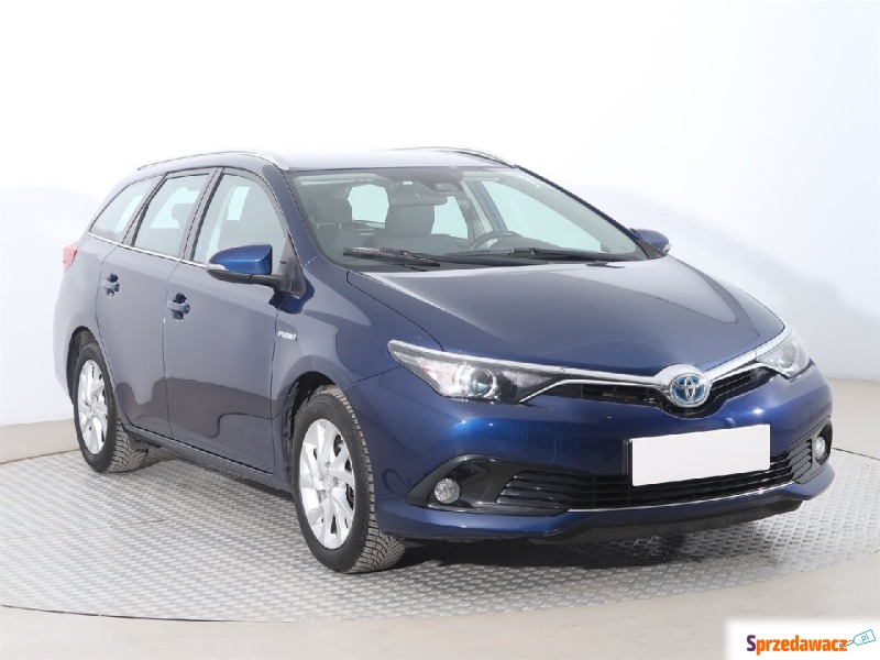 Toyota Auris  Kombi 2019,  1.8 benzyna - Na sprzedaż za 56 909 zł - Katowice