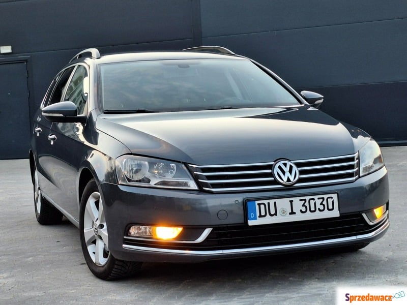 Volkswagen Passat 2011,  2.0 diesel - Na sprzedaż za 36 900 zł - Olsztyn