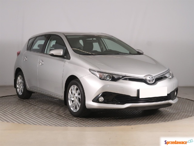 Toyota Auris  Hatchback 2015,  1.6 benzyna - Na sprzedaż za 54 999 zł - Zabrze
