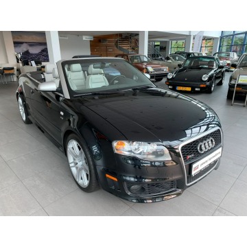 Audi RS4  Kabriolet 2008,  4.2 benzyna - Na sprzedaż za 247 499 zł - Kraków - zdjęcie 3