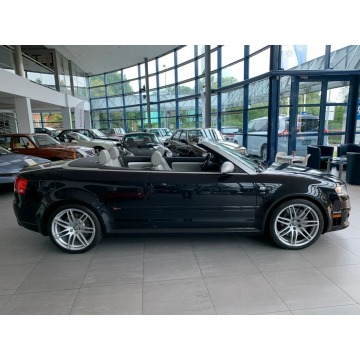 Audi RS4  Kabriolet 2008,  4.2 benzyna - Na sprzedaż za 247 499 zł - Kraków - zdjęcie 4