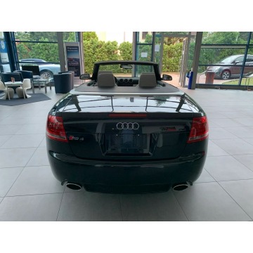 Audi RS4  Kabriolet 2008,  4.2 benzyna - Na sprzedaż za 247 499 zł - Kraków - zdjęcie 7