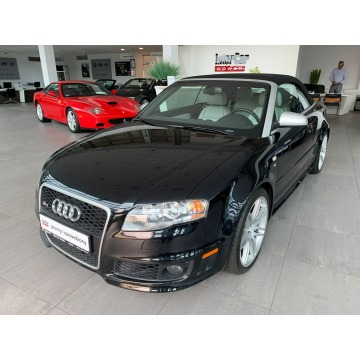 Audi RS4  Kabriolet 2008,  4.2 benzyna - Na sprzedaż za 247 499 zł - Kraków - zdjęcie 9