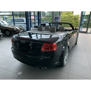 Audi RS4  Kabriolet 2008,  4.2 benzyna - Na sprzedaż za 247 500 zł - Kraków - zdjęcie 6