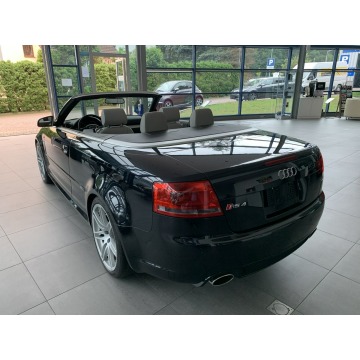 Audi RS4  Kabriolet 2008,  4.2 benzyna - Na sprzedaż za 247 500 zł - Kraków - zdjęcie 8