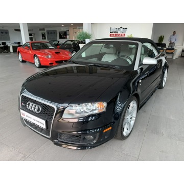 Audi RS4  Kabriolet 2008,  4.2 benzyna - Na sprzedaż za 247 500 zł - Kraków - zdjęcie 9