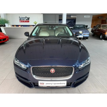 Jaguar XE  Sedan/Limuzyna 2017,  2.0 diesel, automat - Na sprzedaż za 86 898 zł - Kraków - zdjęcie 2