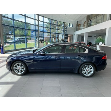 Jaguar XE  Sedan/Limuzyna 2017,  2.0 diesel, automat - Na sprzedaż za 86 898 zł - Kraków - zdjęcie 5