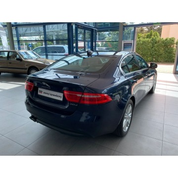 Jaguar XE  Sedan/Limuzyna 2017,  2.0 diesel, automat - Na sprzedaż za 86 898 zł - Kraków - zdjęcie 6