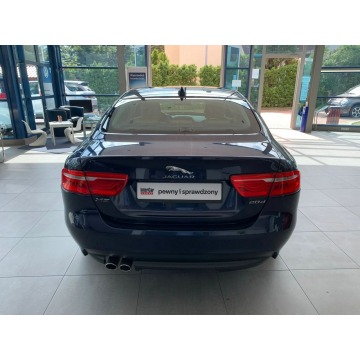 Jaguar XE  Sedan/Limuzyna 2017,  2.0 diesel, automat - Na sprzedaż za 86 898 zł - Kraków - zdjęcie 7