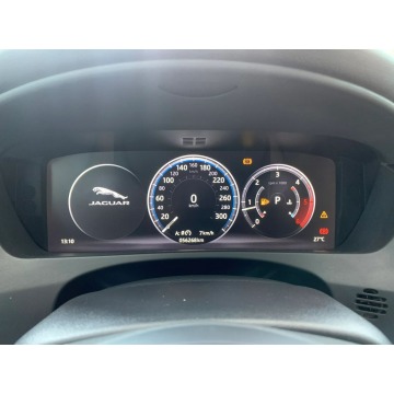 Jaguar XE  Sedan/Limuzyna 2017,  2.0 diesel, automat - Na sprzedaż za 86 898 zł - Kraków - zdjęcie 10