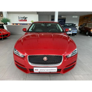 Jaguar XE  Sedan/Limuzyna 2016,  2.0 diesel, automat - Na sprzedaż za 75 899 zł - Kraków - zdjęcie 3