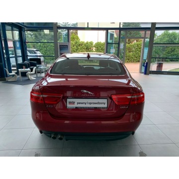 Jaguar XE  Sedan/Limuzyna 2016,  2.0 diesel, automat - Na sprzedaż za 75 899 zł - Kraków - zdjęcie 8
