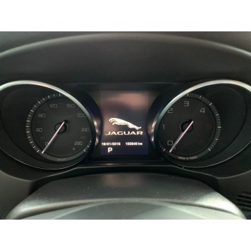 Jaguar XE  Sedan/Limuzyna 2016,  2.0 diesel, automat - Na sprzedaż za 75 899 zł - Kraków - zdjęcie 11