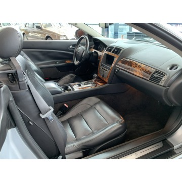 Jaguar XK  Kabriolet 2008,  4.2 benzyna, automat - Na sprzedaż za 85 900 zł - Kraków - zdjęcie 11