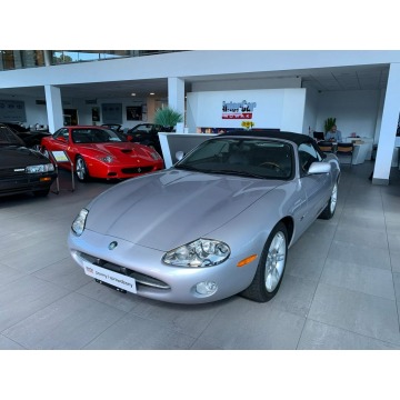 Jaguar XK  Kabriolet 2001,  4.0 benzyna, automat - Na sprzedaż za 160 000 zł - Kraków - zdjęcie 9