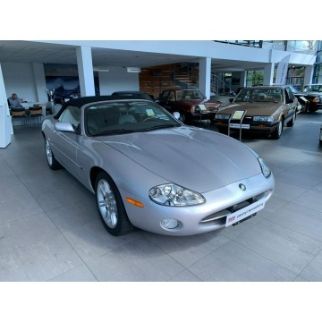 Jaguar XK  Kabriolet 2001,  4.0 benzyna, automat - Na sprzedaż za 160 000 zł - Kraków - zdjęcie 11
