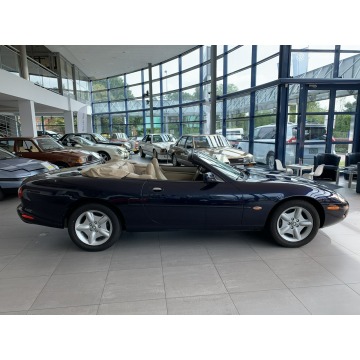 Jaguar XK  Kabriolet 1999,  4.0 benzyna, automat - Na sprzedaż za 96 900 zł - Kraków - zdjęcie 4