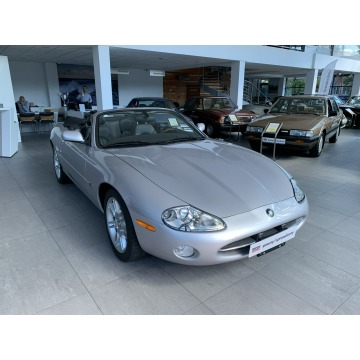 Jaguar XK  Kabriolet 2001,  4.0 benzyna, automat - Na sprzedaż za 160 000 zł - Kraków - zdjęcie 3