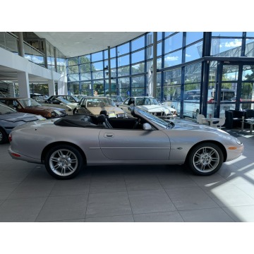 Jaguar XK  Kabriolet 2001,  4.0 benzyna, automat - Na sprzedaż za 160 000 zł - Kraków - zdjęcie 4