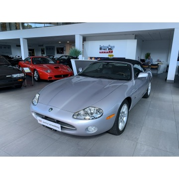 Jaguar XK  Kabriolet 2001,  4.0 benzyna, automat - Na sprzedaż za 160 000 zł - Kraków - zdjęcie 9