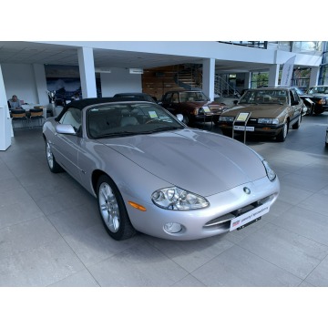 Jaguar XK  Kabriolet 2001,  4.0 benzyna, automat - Na sprzedaż za 160 000 zł - Kraków - zdjęcie 11