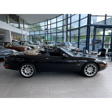 Jaguar XK  Kabriolet 2002,  4.2 benzyna, automat - Na sprzedaż za 98 900 zł - Kraków - zdjęcie 4