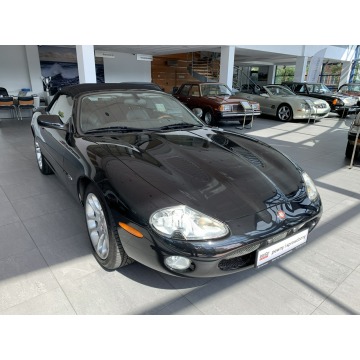 Jaguar XK  Kabriolet 2002,  4.2 benzyna, automat - Na sprzedaż za 98 900 zł - Kraków - zdjęcie 11
